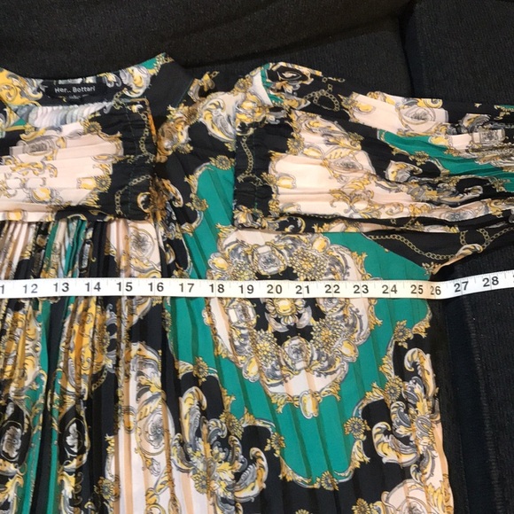 Her Bottari Paisley Design Fully Pleated A Line Maxi w/Long Sleeves Side slits-L - Picture 9 of 12